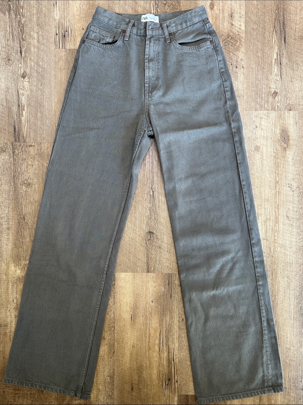Zara Straight Jeans in Gray